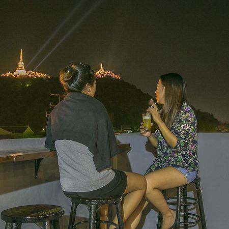Chedi View Hostel Phetchaburi Buitenkant foto