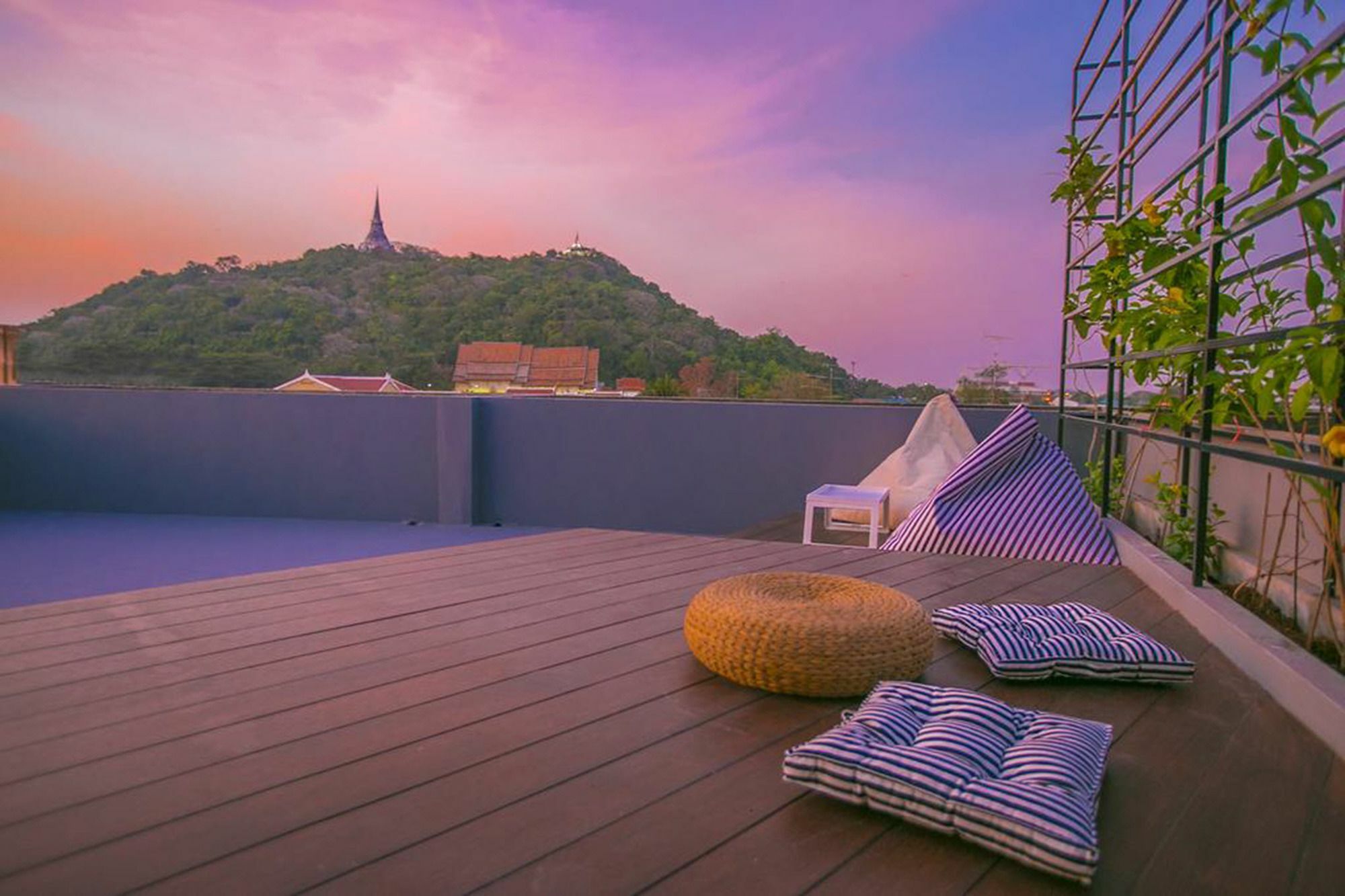Chedi View Hostel Phetchaburi Buitenkant foto